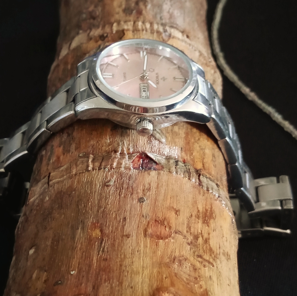 Watch - Picture 2 of 3